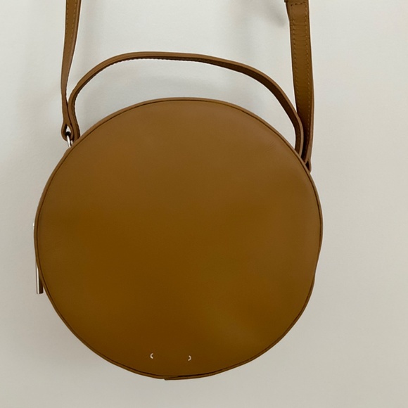 PB 0110 Round Cross-Body Bag - Picture 2 of 10